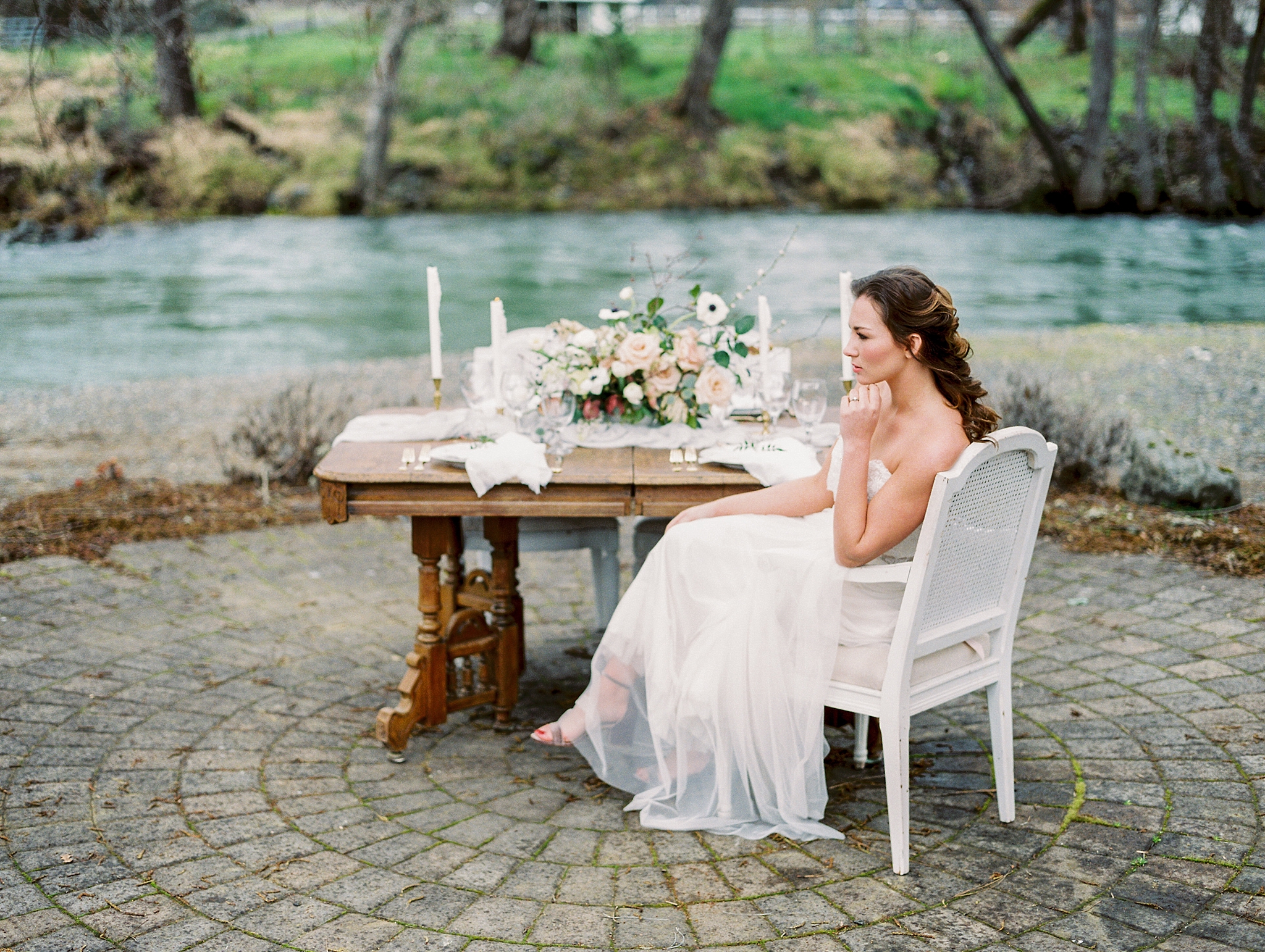 Oregon Wedding Photographer-Red Lily Vineyards